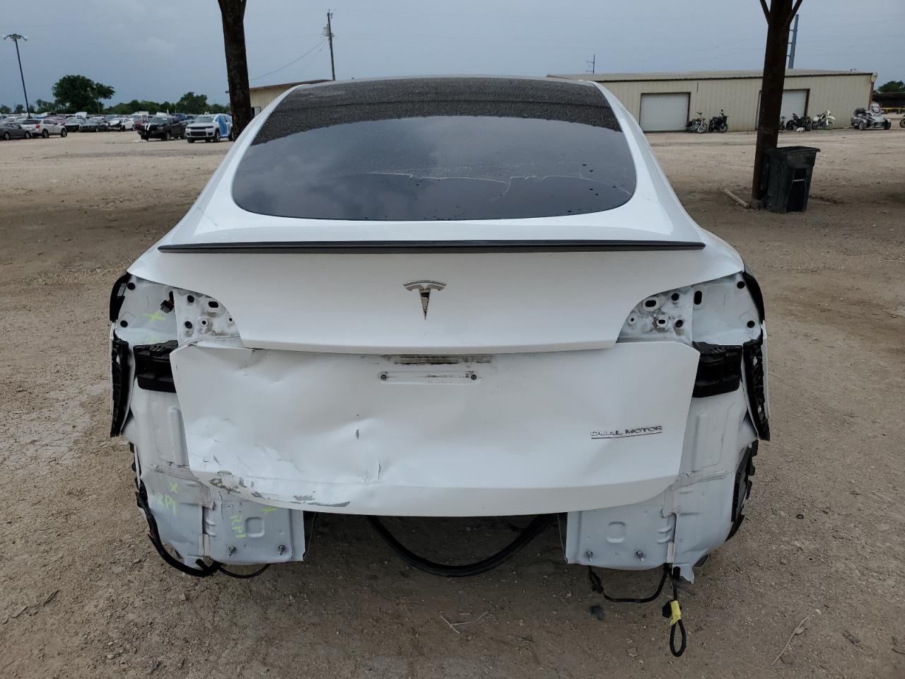 Photo 5 VIN: 7SAYGDEF8PF750280 - TESLA MODEL Y 