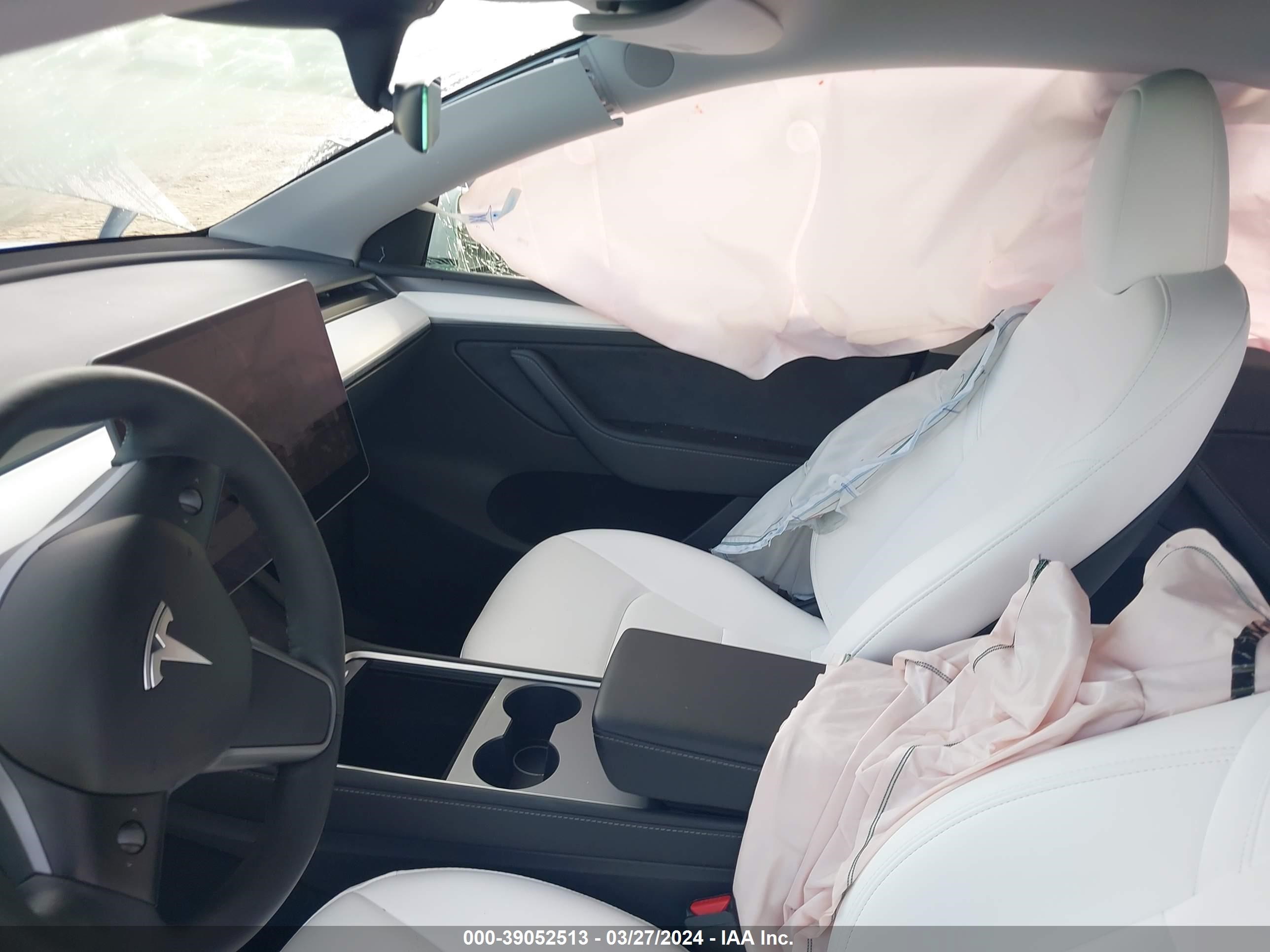 Photo 4 VIN: 7SAYGDEF8PF751493 - TESLA MODEL Y 