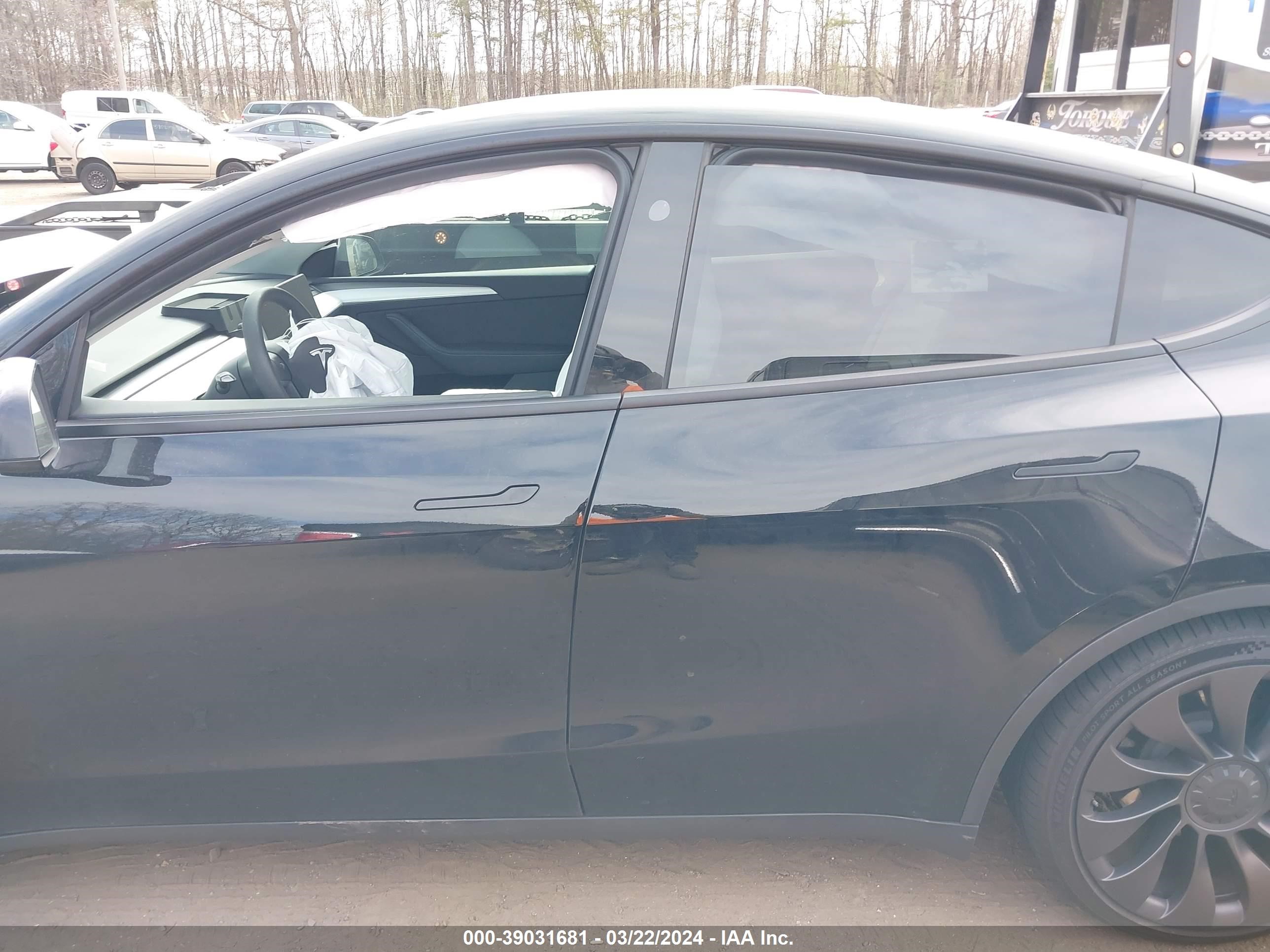 Photo 12 VIN: 7SAYGDEF8PF797454 - TESLA MODEL Y 