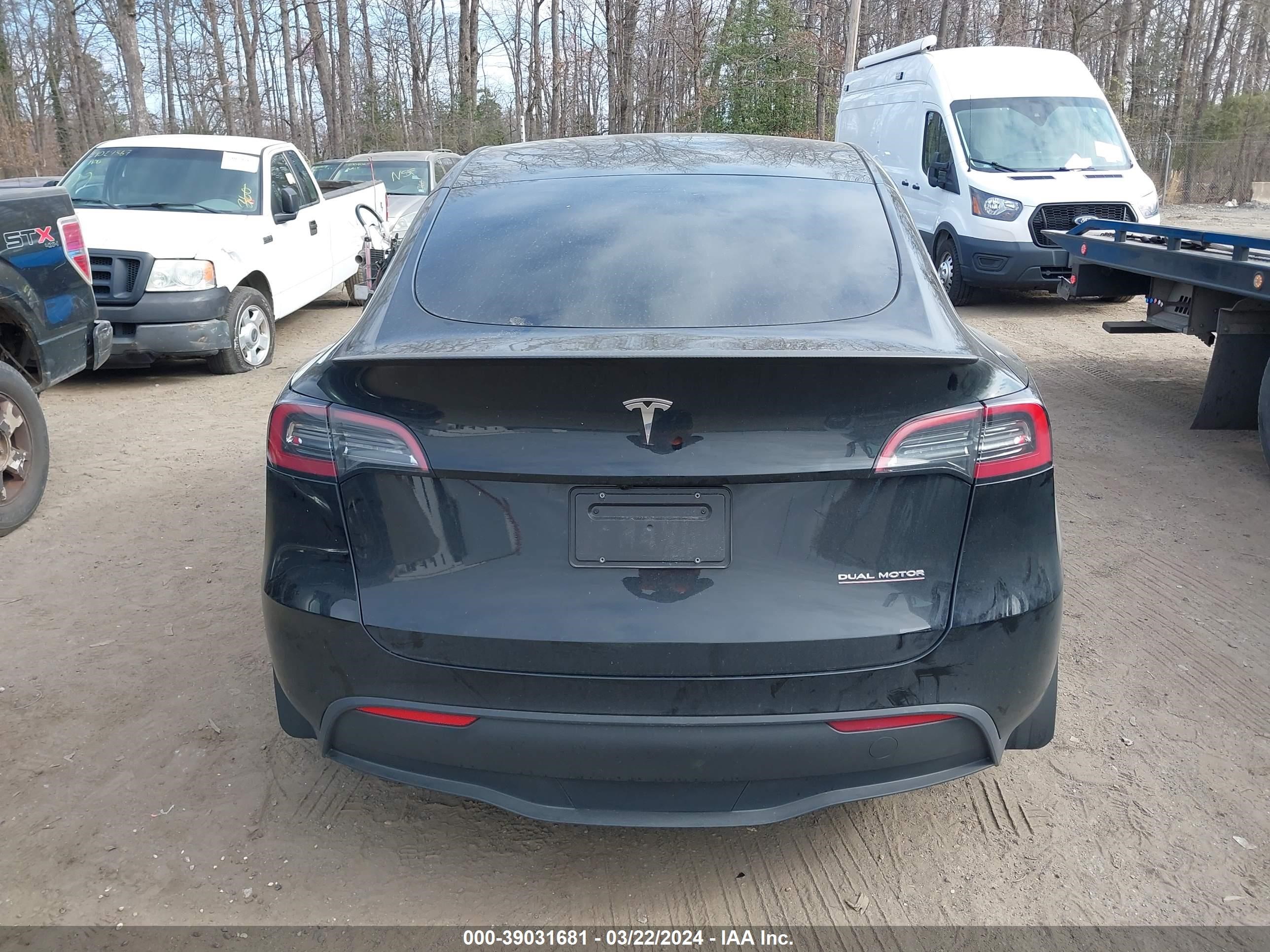 Photo 14 VIN: 7SAYGDEF8PF797454 - TESLA MODEL Y 