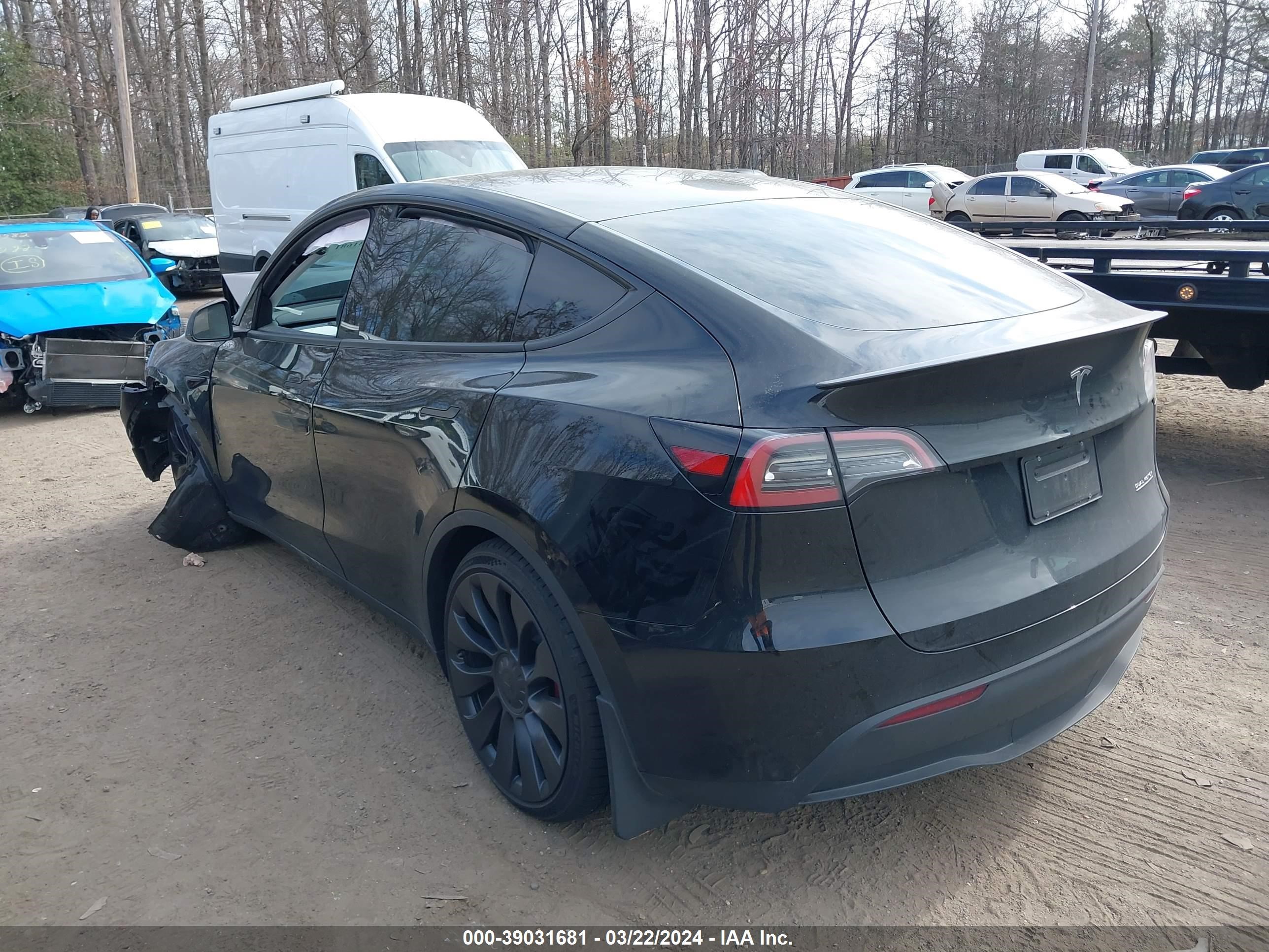 Photo 2 VIN: 7SAYGDEF8PF797454 - TESLA MODEL Y 