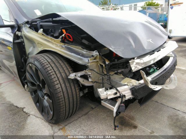 Photo 5 VIN: 7SAYGDEF9NF379675 - TESLA MODEL Y 