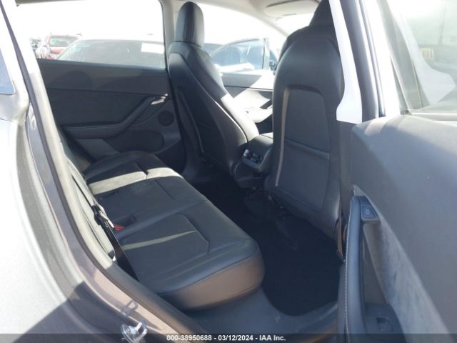 Photo 7 VIN: 7SAYGDEF9NF409533 - TESLA MODEL Y 