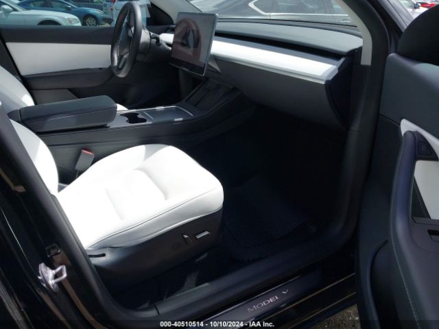 Photo 4 VIN: 7SAYGDEF9NF508496 - TESLA MODEL Y 