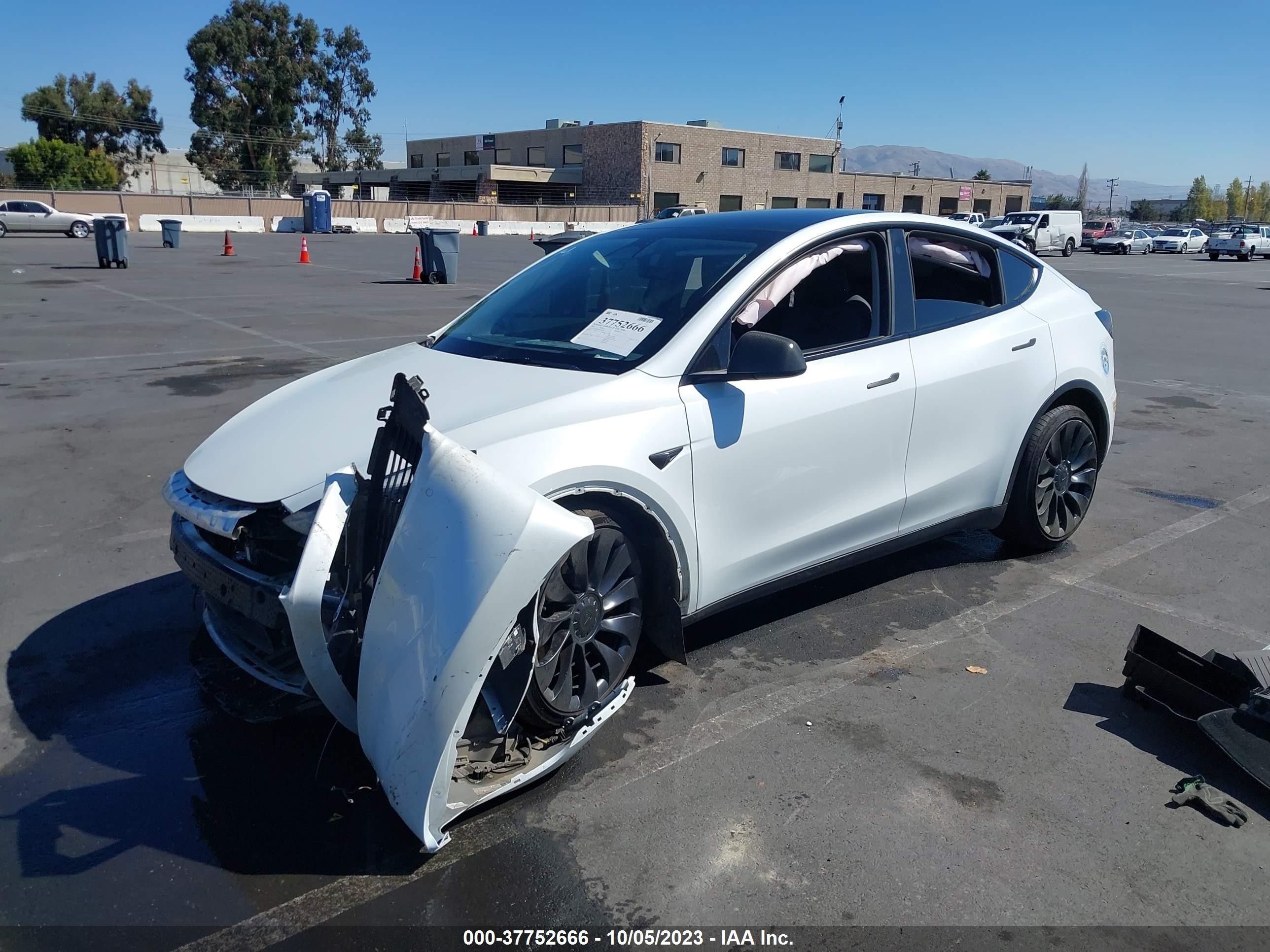 Photo 1 VIN: 7SAYGDEF9NF524438 - TESLA MODEL Y 