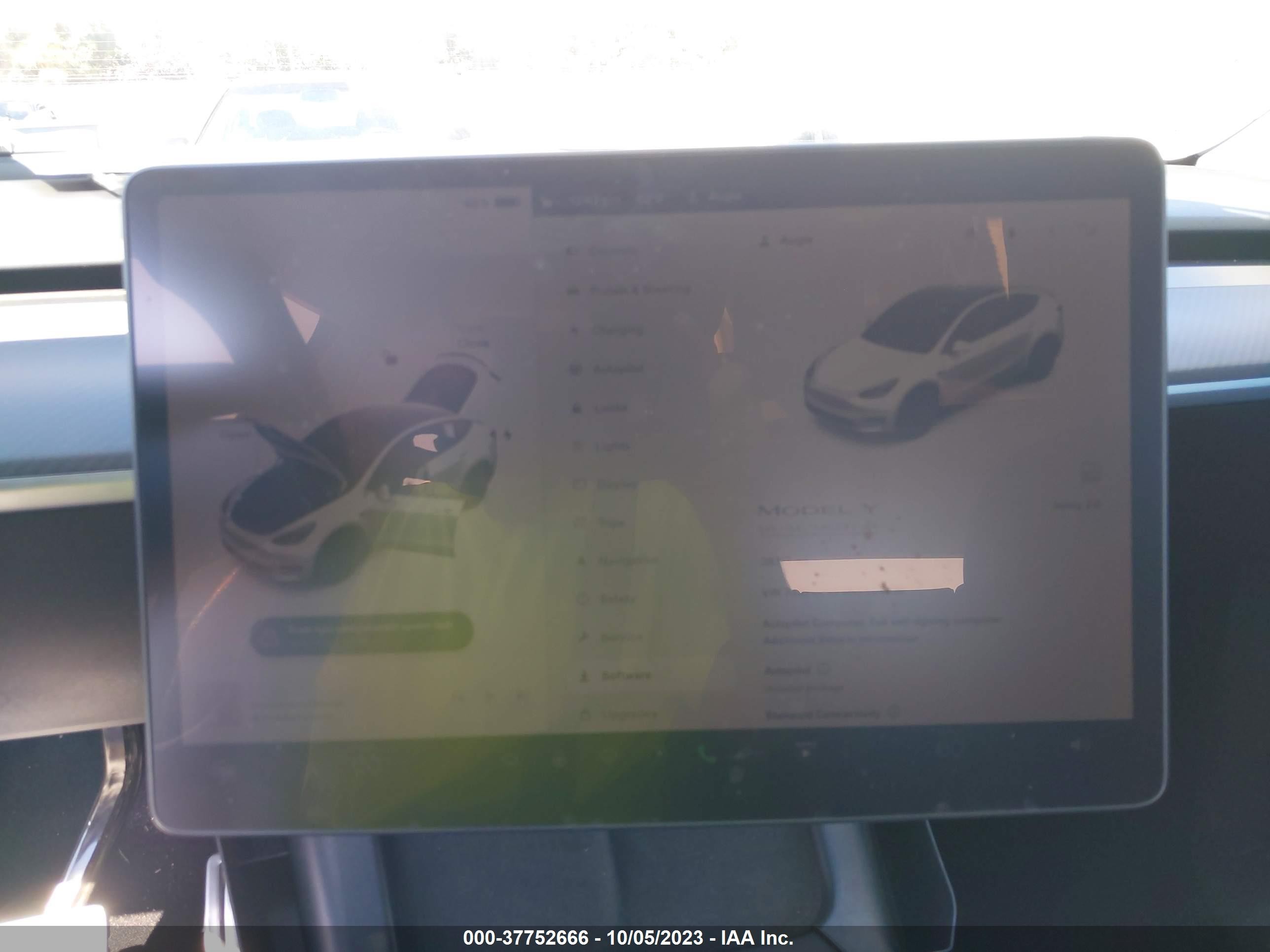 Photo 17 VIN: 7SAYGDEF9NF524438 - TESLA MODEL Y 