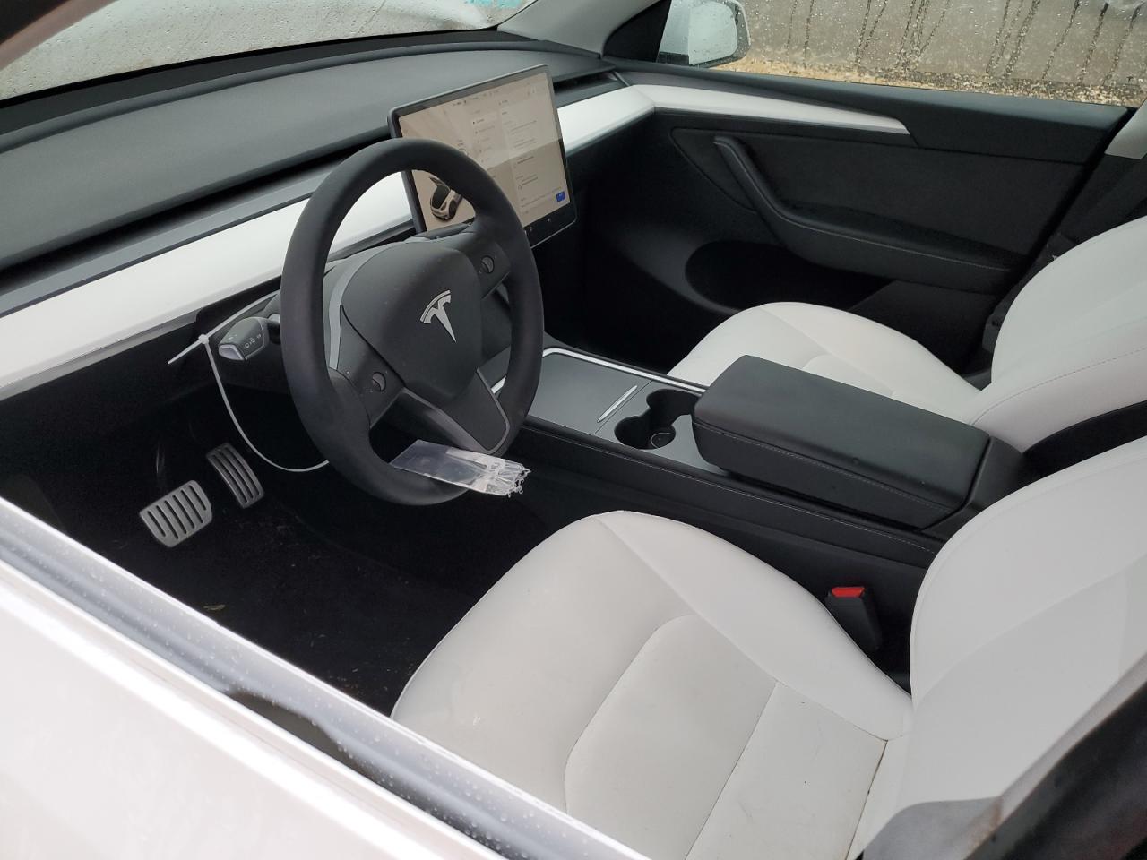 Photo 6 VIN: 7SAYGDEF9NF539330 - TESLA MODEL Y 