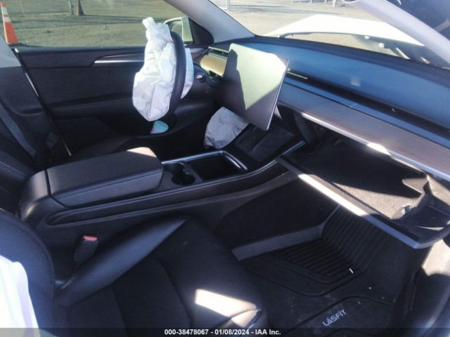 Photo 4 VIN: 7SAYGDEF9NF551106 - TESLA MODEL Y 