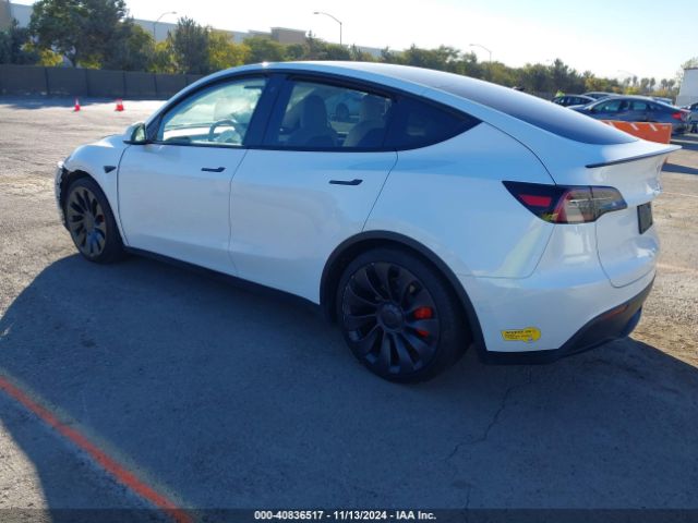 Photo 2 VIN: 7SAYGDEF9NF563983 - TESLA MODEL Y 