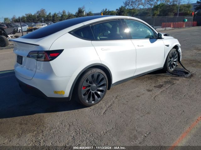 Photo 3 VIN: 7SAYGDEF9NF563983 - TESLA MODEL Y 