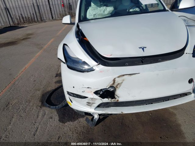 Photo 5 VIN: 7SAYGDEF9NF563983 - TESLA MODEL Y 