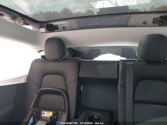 Photo 7 VIN: 7SAYGDEF9PF588806 - TESLA MODEL Y 