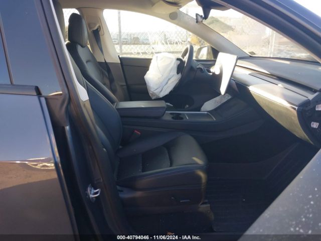 Photo 4 VIN: 7SAYGDEF9PF613140 - TESLA MODEL Y 