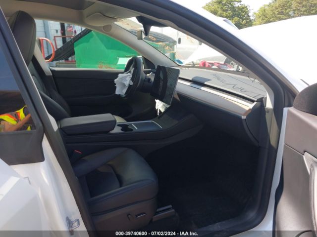 Photo 4 VIN: 7SAYGDEF9PF773938 - TESLA MODEL Y 