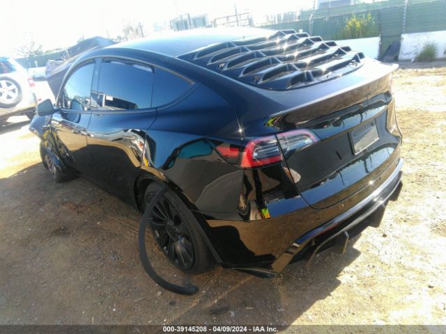 Photo 2 VIN: 7SAYGDEF9PF826850 - TESLA MODEL Y 