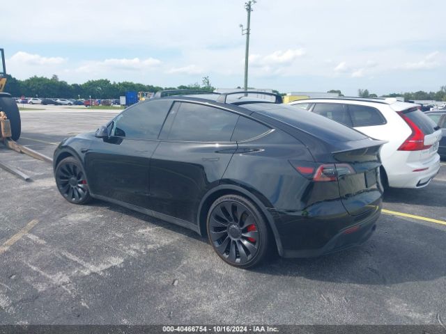 Photo 2 VIN: 7SAYGDEF9PF834236 - TESLA MODEL Y 