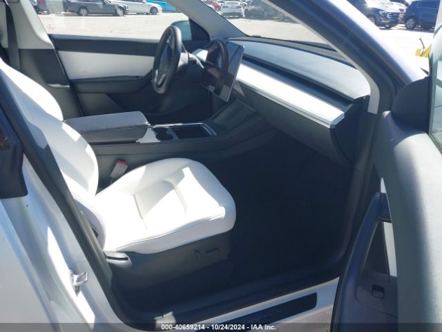 Photo 4 VIN: 7SAYGDEFXNF326323 - TESLA MODEL Y 