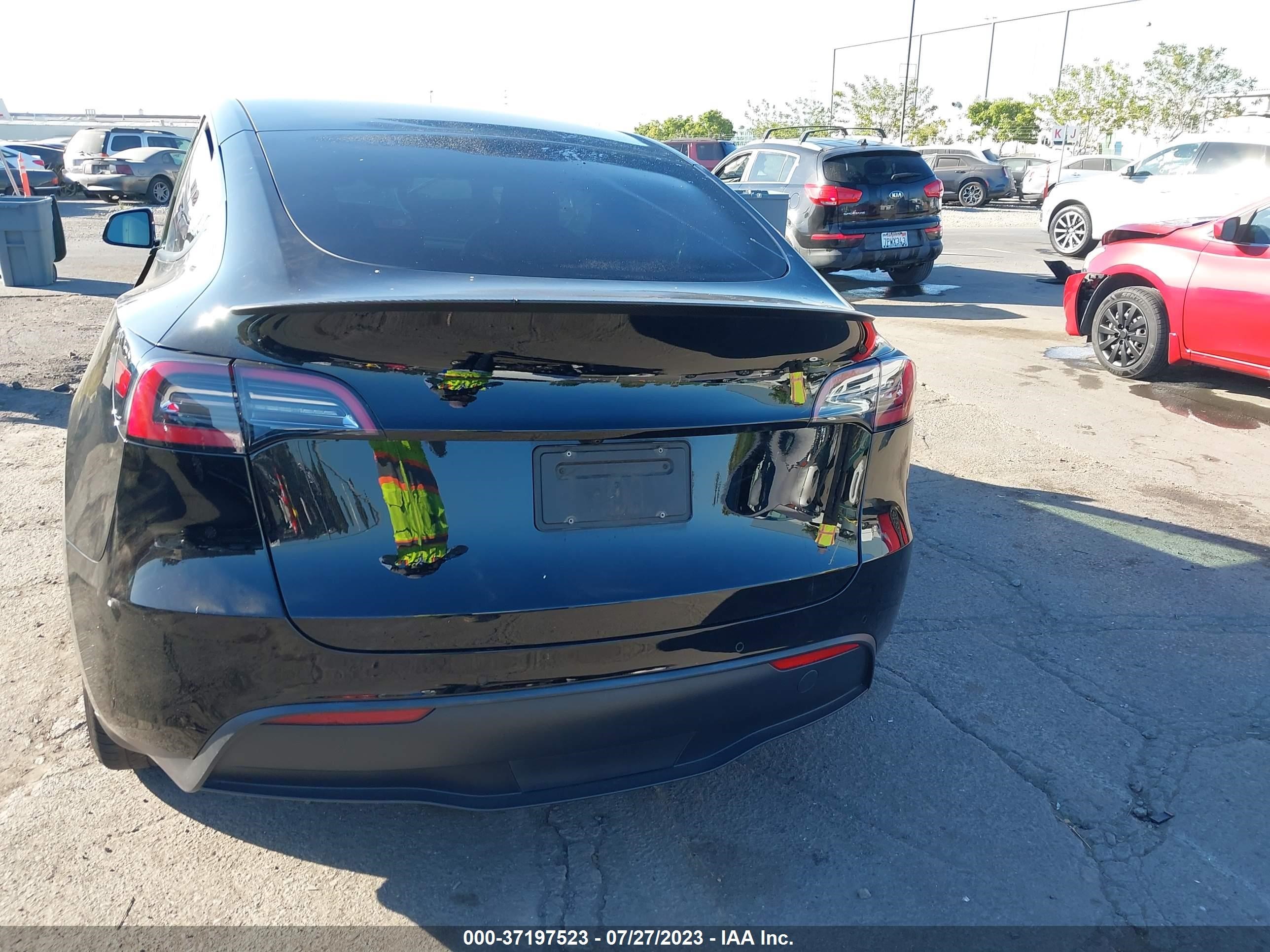 Photo 15 VIN: 7SAYGDEFXNF494625 - TESLA MODEL Y 