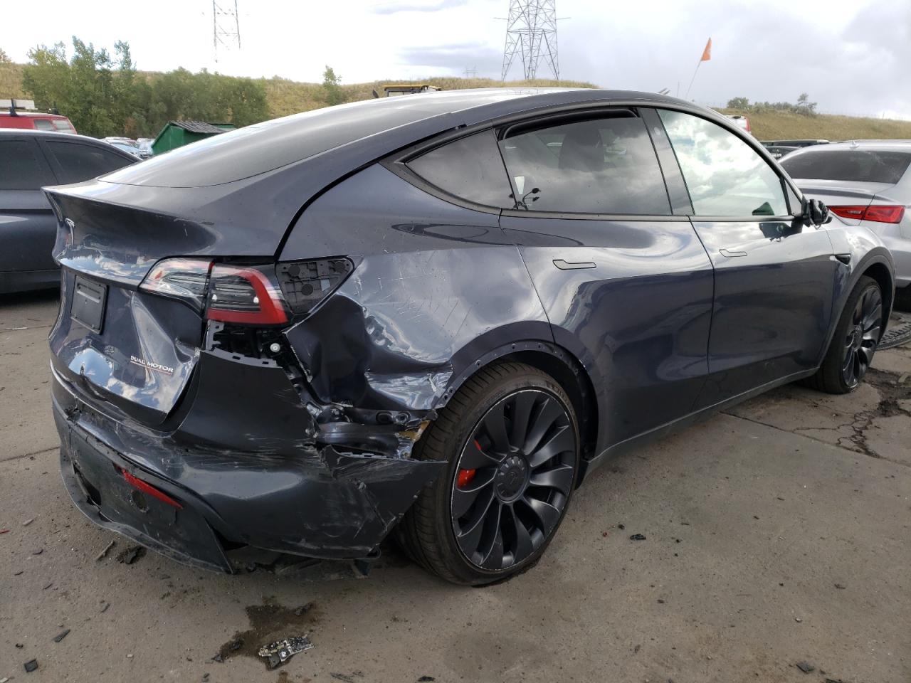 Photo 2 VIN: 7SAYGDEFXPF601028 - TESLA MODEL Y 