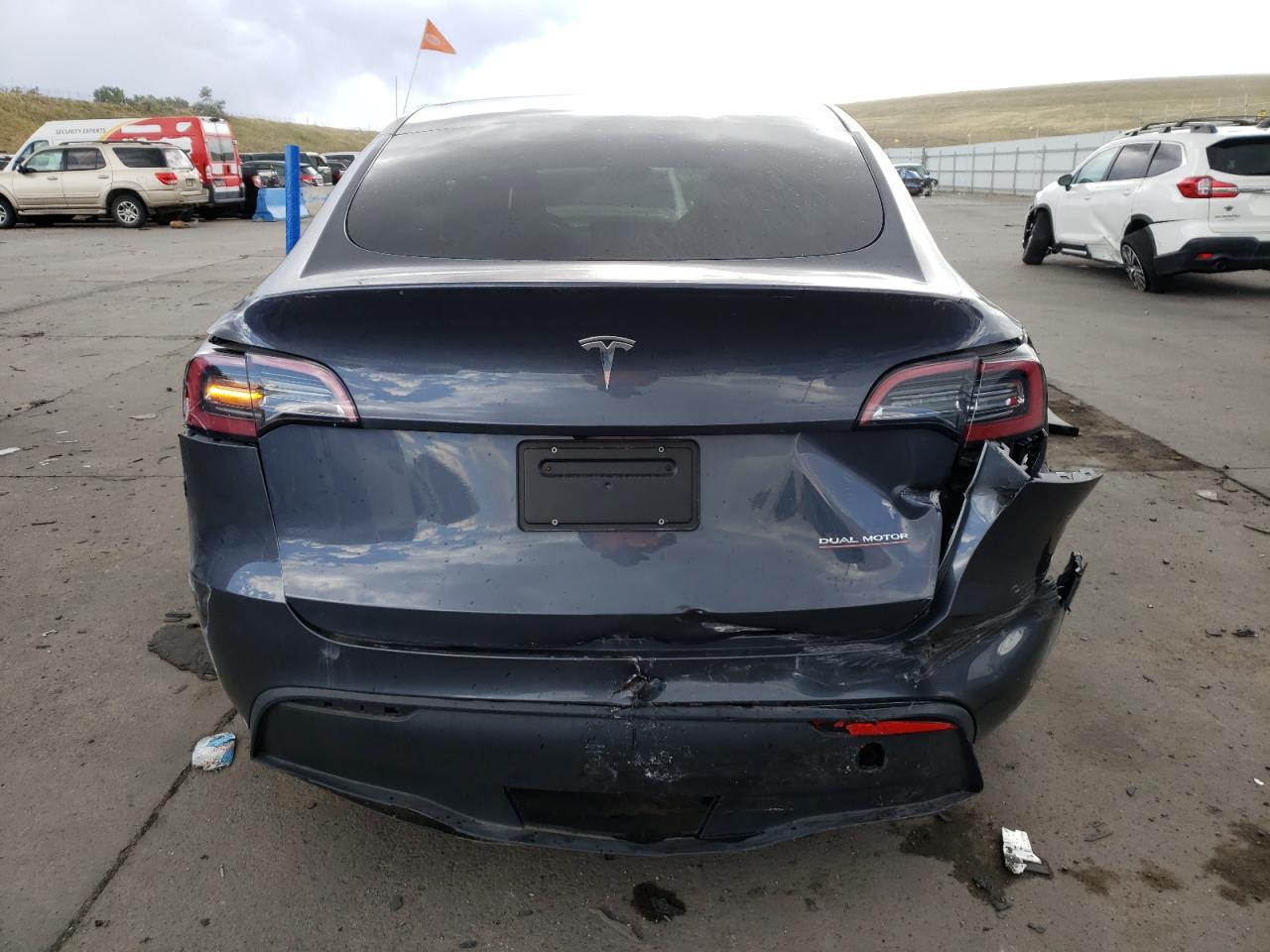 Photo 5 VIN: 7SAYGDEFXPF601028 - TESLA MODEL Y 