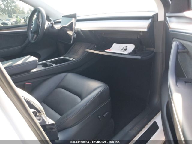 Photo 4 VIN: 7SAYGDEFXPF801908 - TESLA MODEL Y 