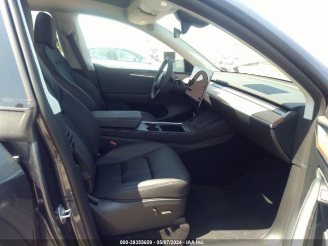 Photo 4 VIN: 7SAYGDEFXPF902625 - TESLA MODEL Y 