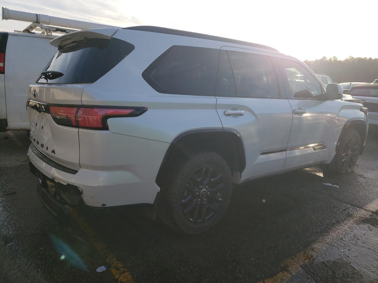 Photo 2 VIN: 7SVAAAAA2PX002435 - TOYOTA SEQUOIA 