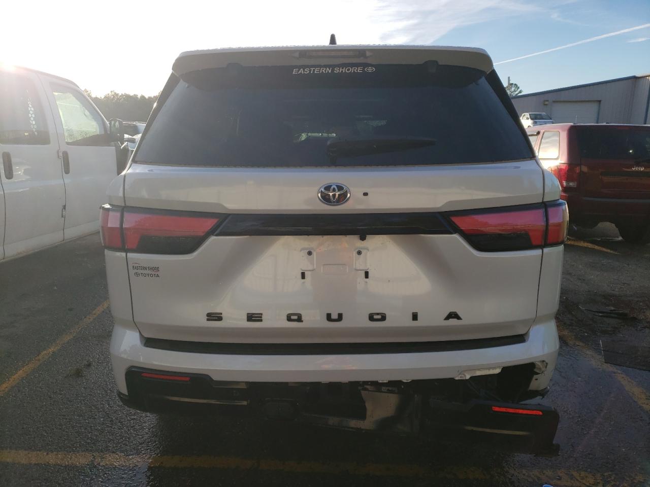 Photo 5 VIN: 7SVAAAAA2PX002435 - TOYOTA SEQUOIA 