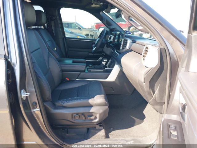 Photo 4 VIN: 7SVAAAAAXPX002151 - TOYOTA SEQUOIA 