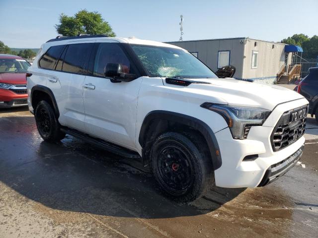 Photo 3 VIN: 7SVAAABA1PX009097 - TOYOTA SEQUOIA SR 