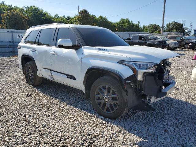 Photo 3 VIN: 7SVAAABA2PX008170 - TOYOTA SEQUOIA 