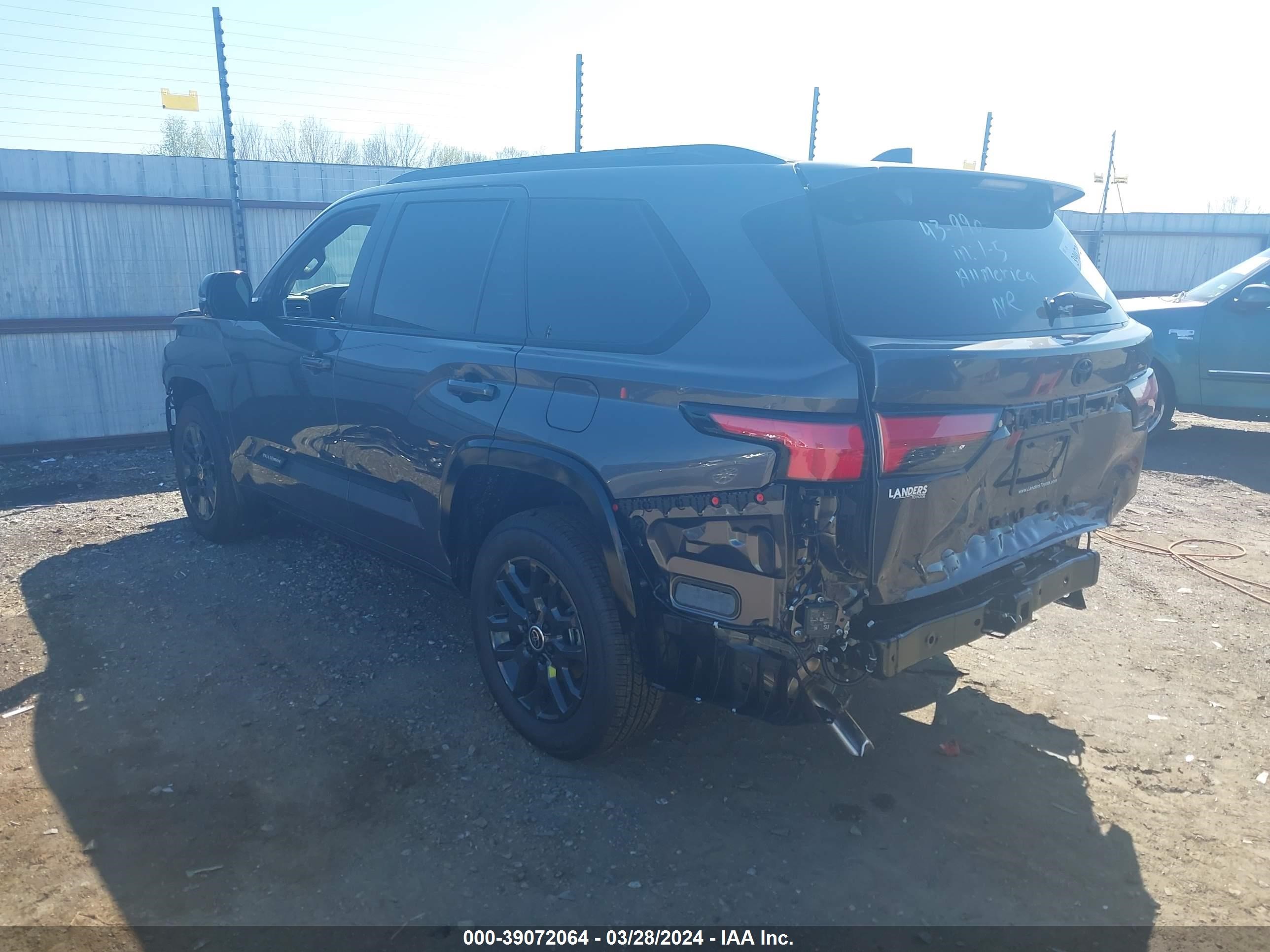 Photo 2 VIN: 7SVAAABA2RX026994 - TOYOTA SEQUOIA 