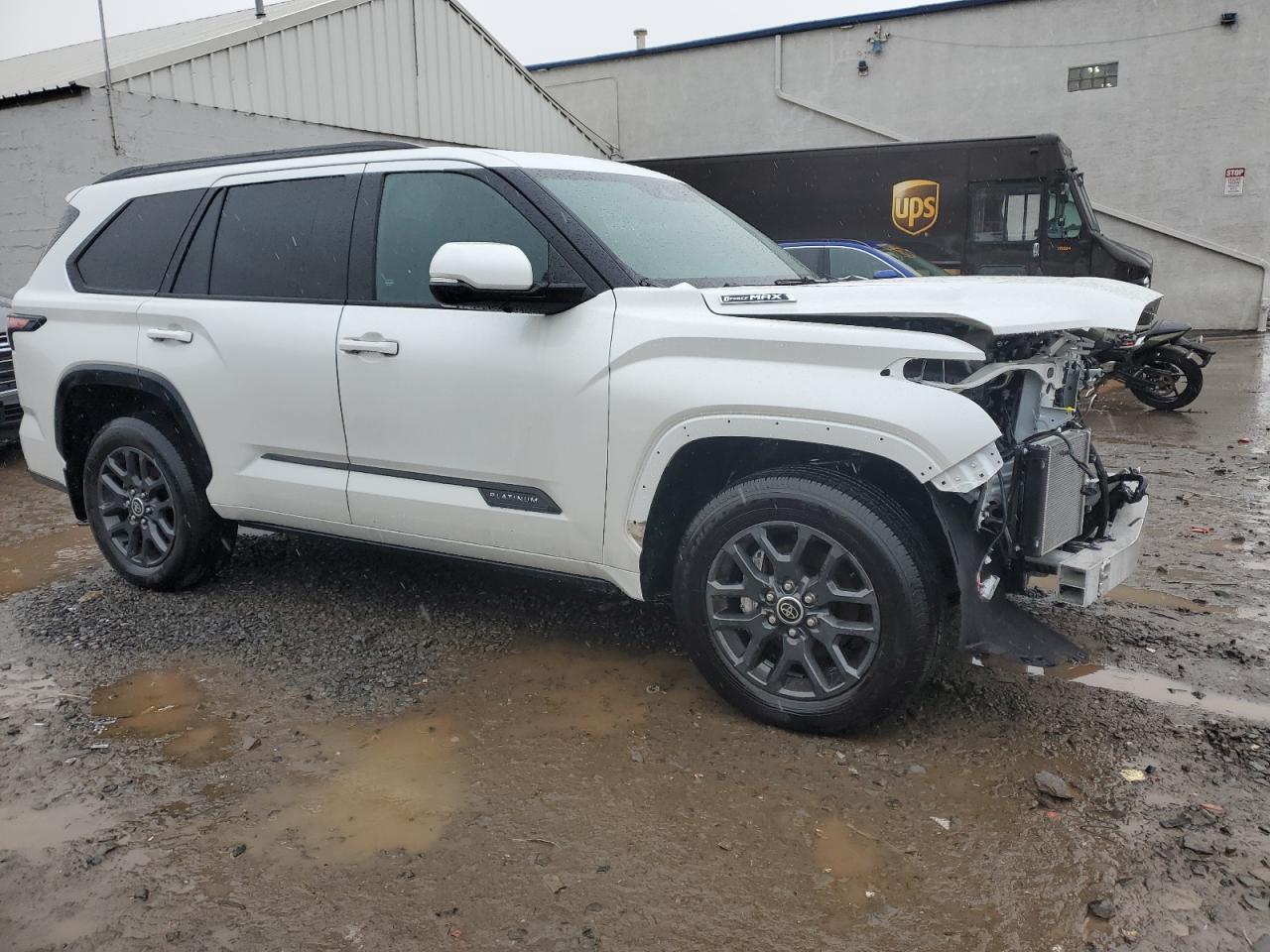 Photo 3 VIN: 7SVAAABA5PX009460 - TOYOTA SEQUOIA 