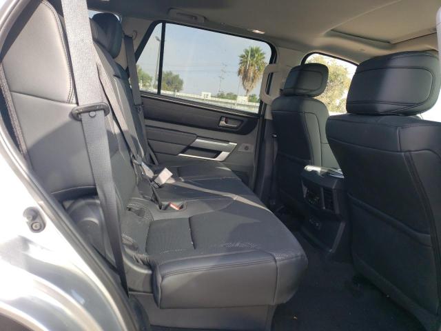 Photo 10 VIN: 7SVAAABA6RX042034 - TOYOTA SEQUOIA SR 