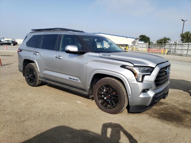 Photo 3 VIN: 7SVAAABA6RX042034 - TOYOTA SEQUOIA SR 