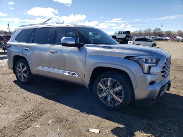 Photo 3 VIN: 7SVAAABA8PX008285 - TOYOTA SEQUOIA 