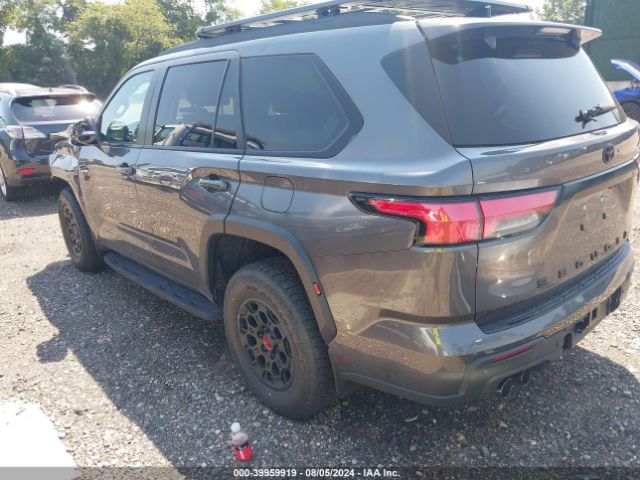 Photo 2 VIN: 7SVAAABA9RX038916 - TOYOTA SEQUOIA 