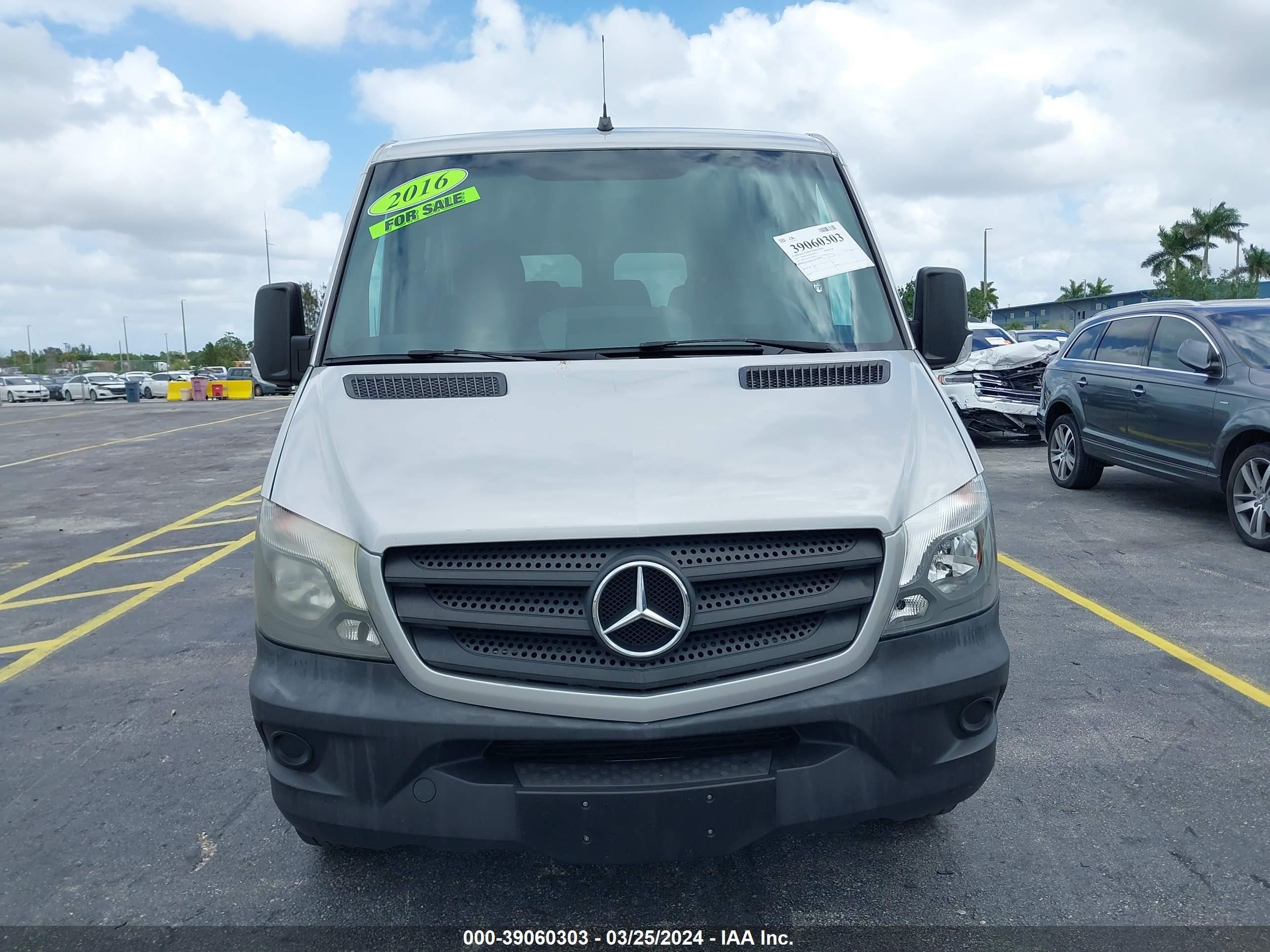 Photo 11 VIN: 8BRPE7DD7GE130620 - MERCEDES-BENZ NULL 