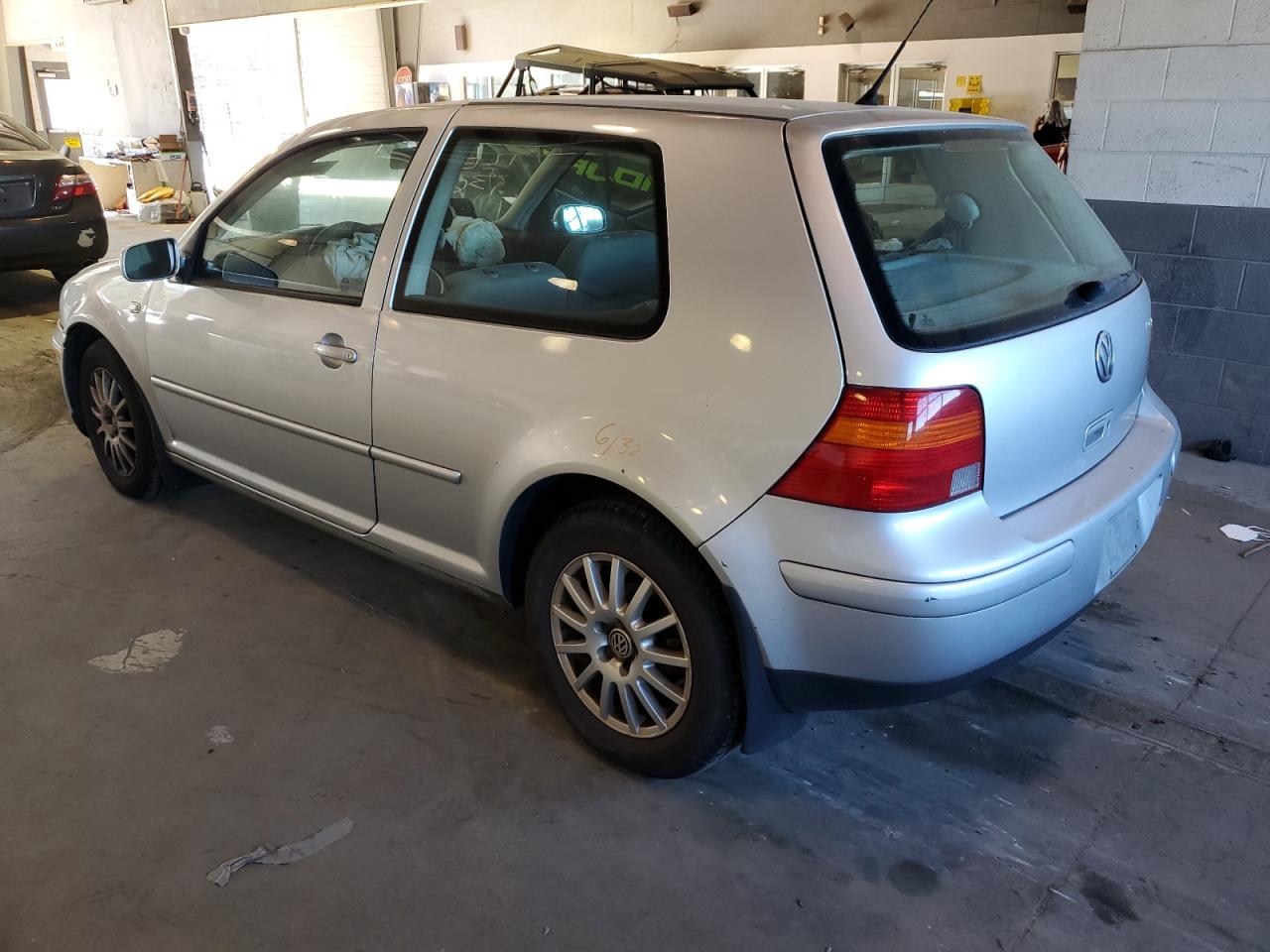 Photo 2 VIN: 9BWBP61J534063872 - VOLKSWAGEN GOLF 