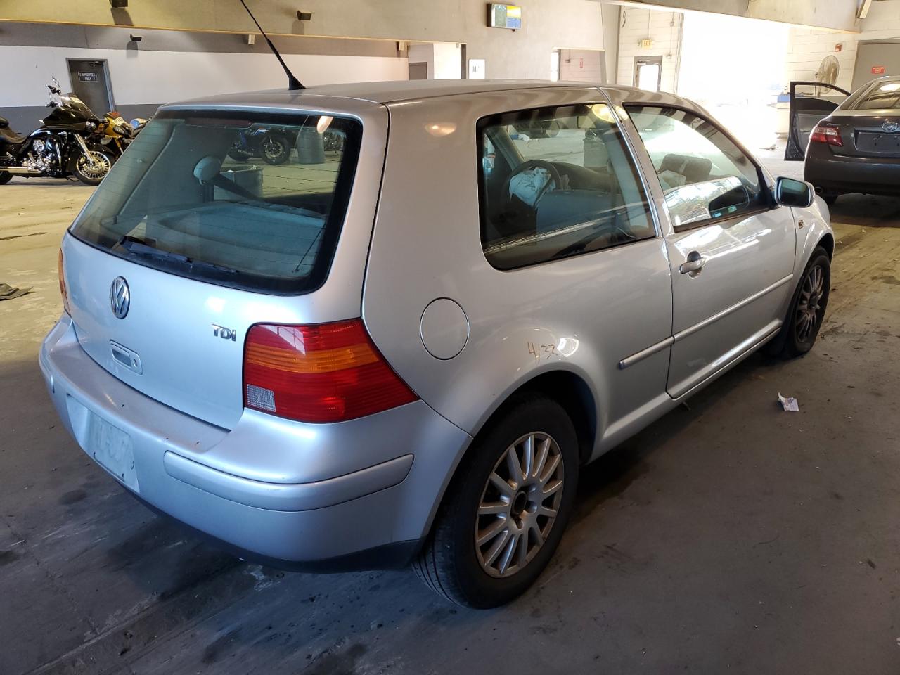 Photo 3 VIN: 9BWBP61J534063872 - VOLKSWAGEN GOLF 