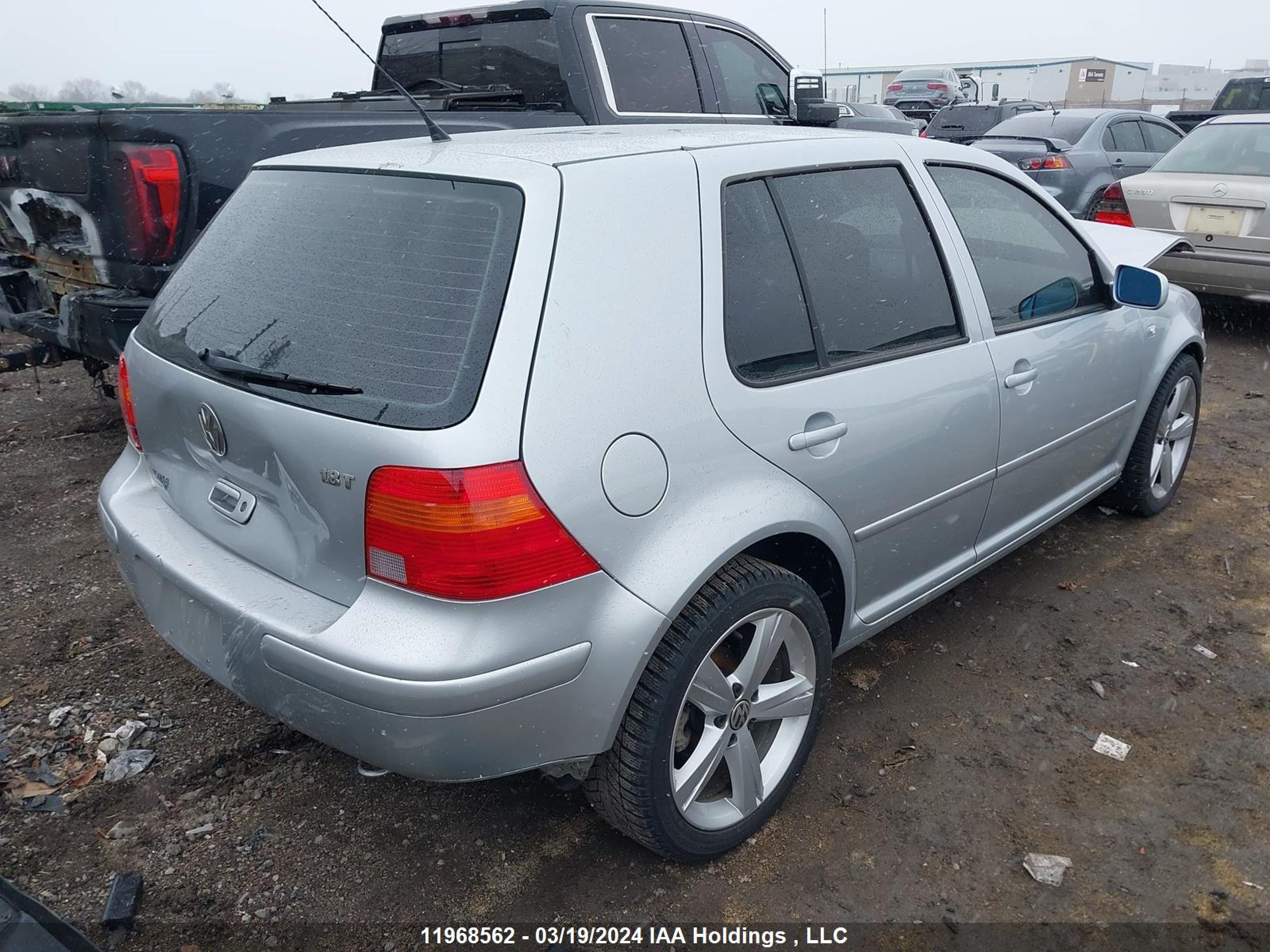 Photo 3 VIN: 9BWGD21J714061044 - VOLKSWAGEN GOLF 