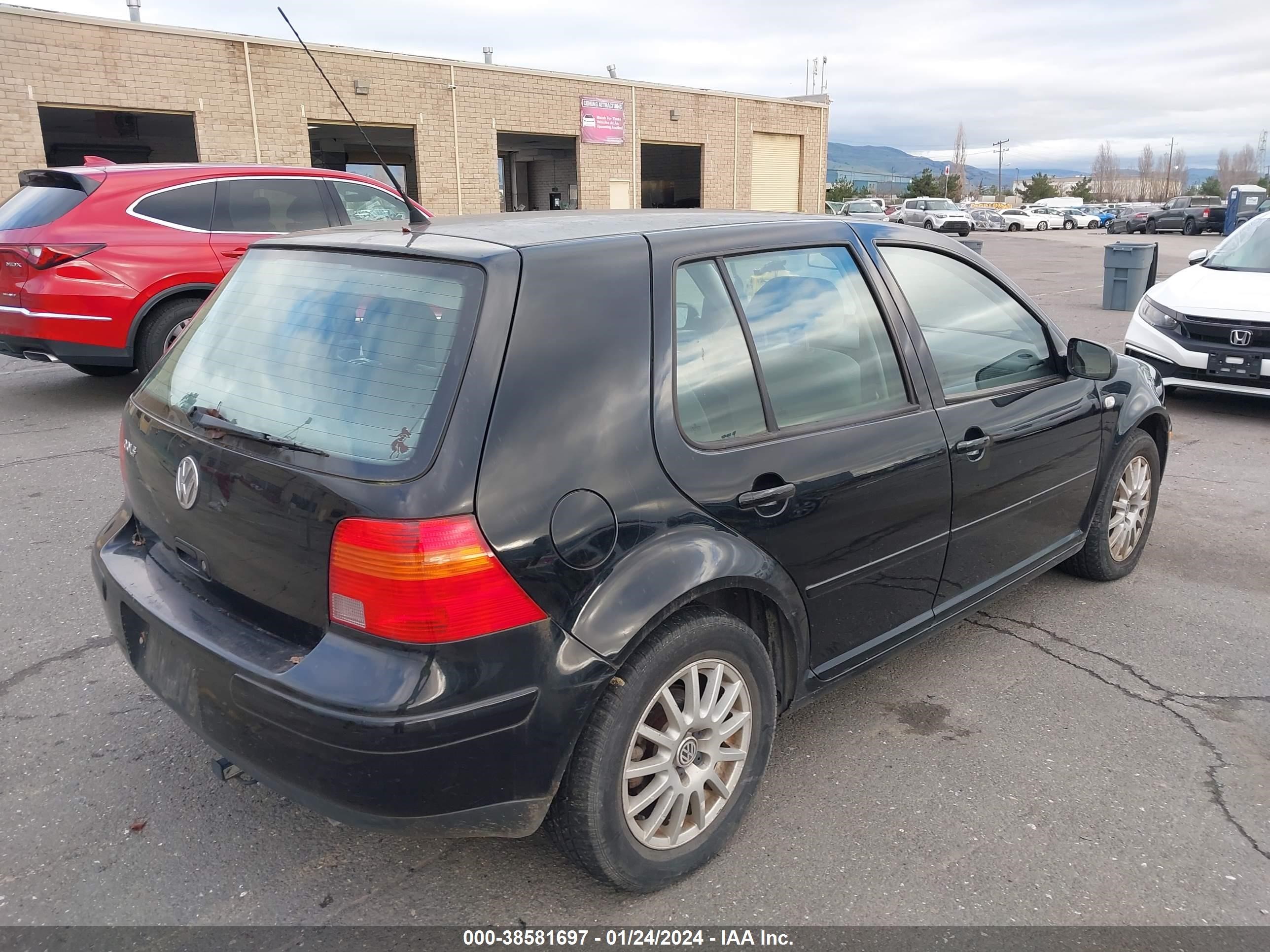 Photo 3 VIN: 9BWGL61J364003868 - VOLKSWAGEN GOLF 