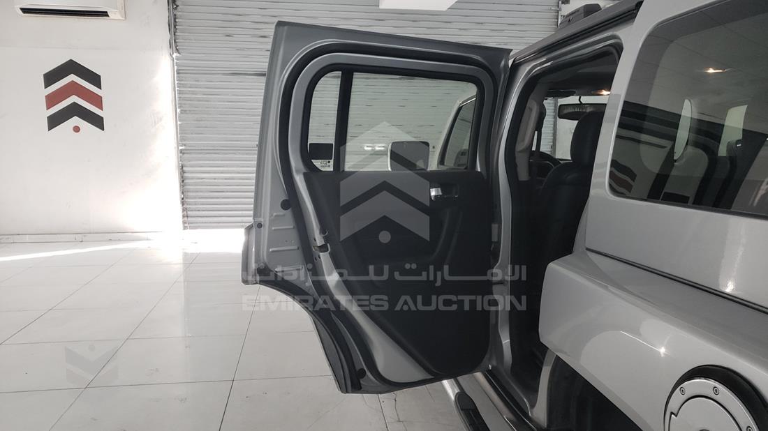 Photo 21 VIN: ADMEN13L394493796 - HUMMER H3 