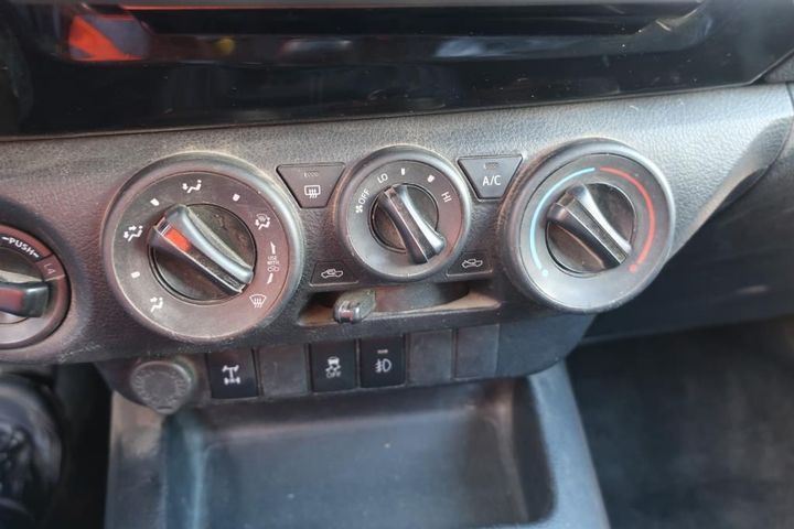 Photo 18 VIN: AHTKB3CDX02624883 - TOYOTA HILUX 