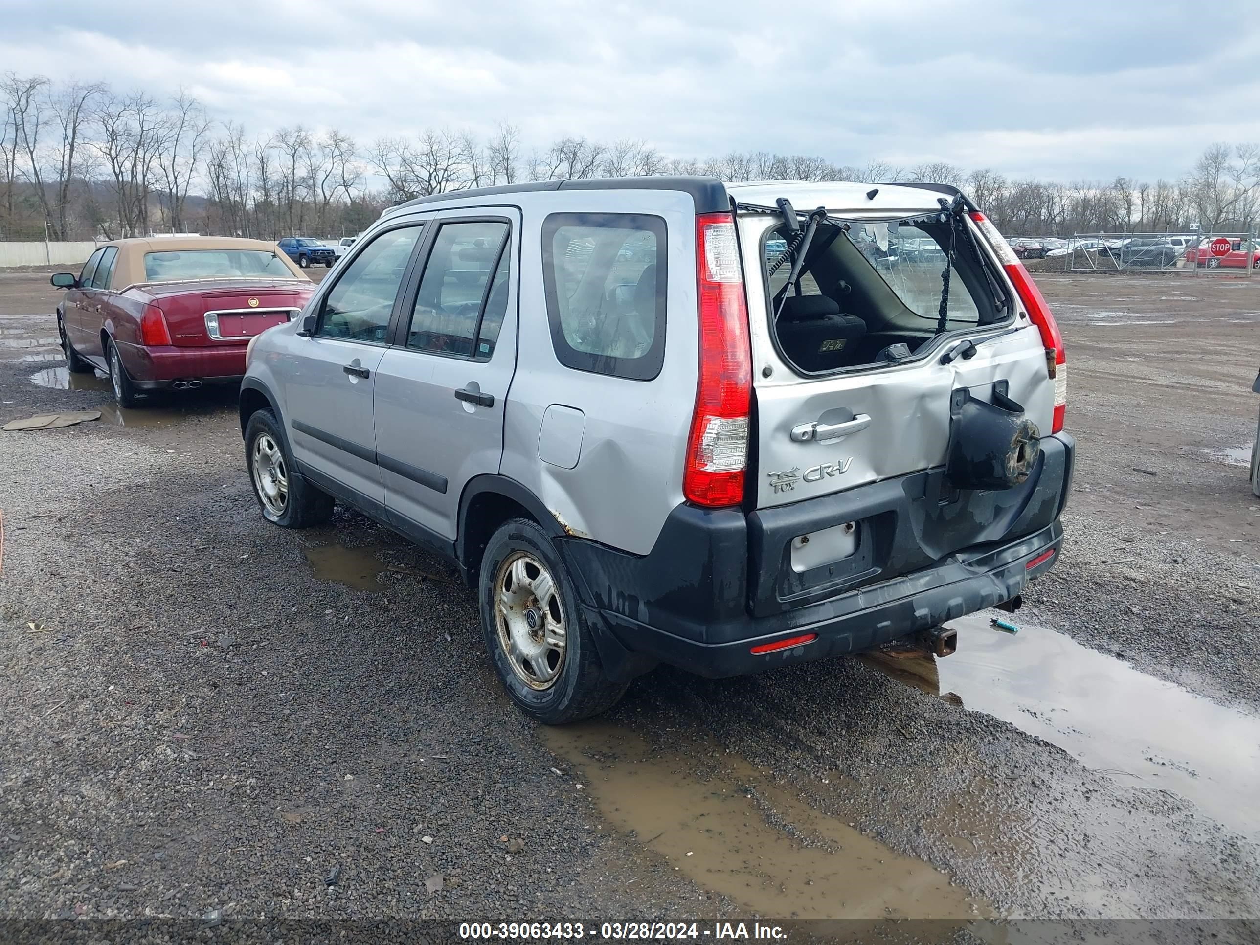 Photo 2 VIN: FHFRD78505U308288 - HONDA CR-V 