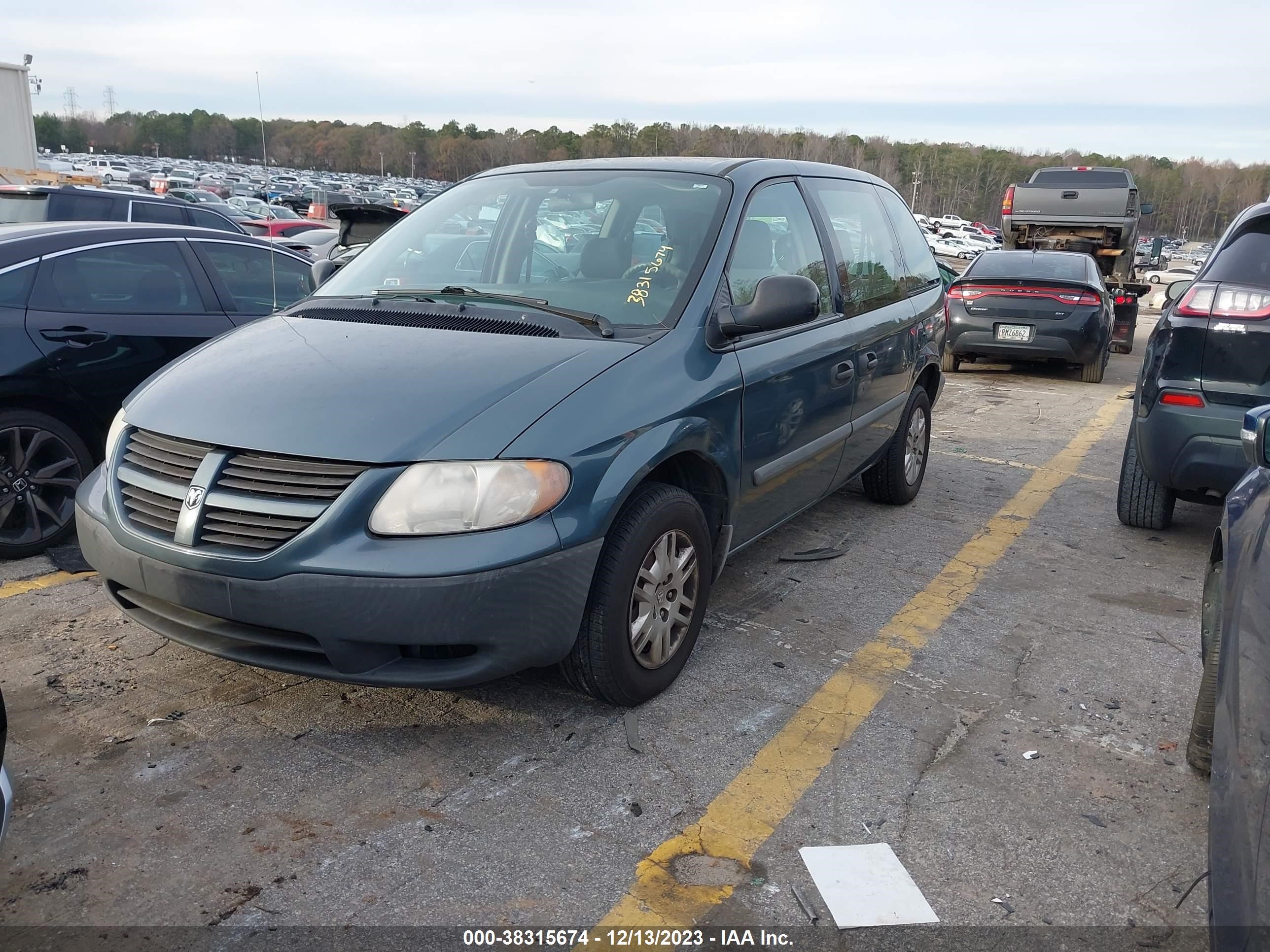 Photo 1 VIN: ID4GP25B07B122665 - DODGE CARAVAN 