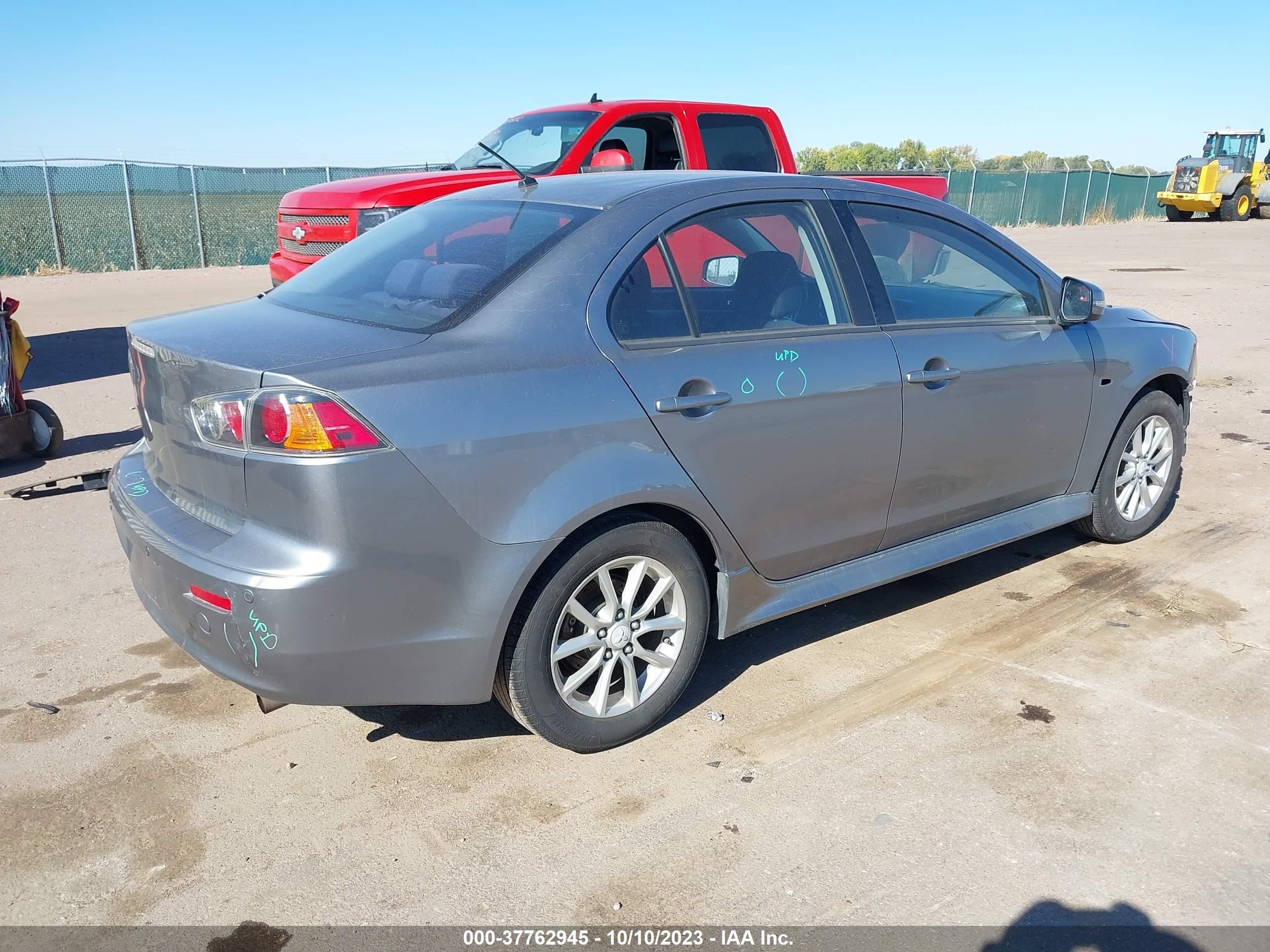 Photo 3 VIN: JA32U2FU0FU001734 - MITSUBISHI LANCER 