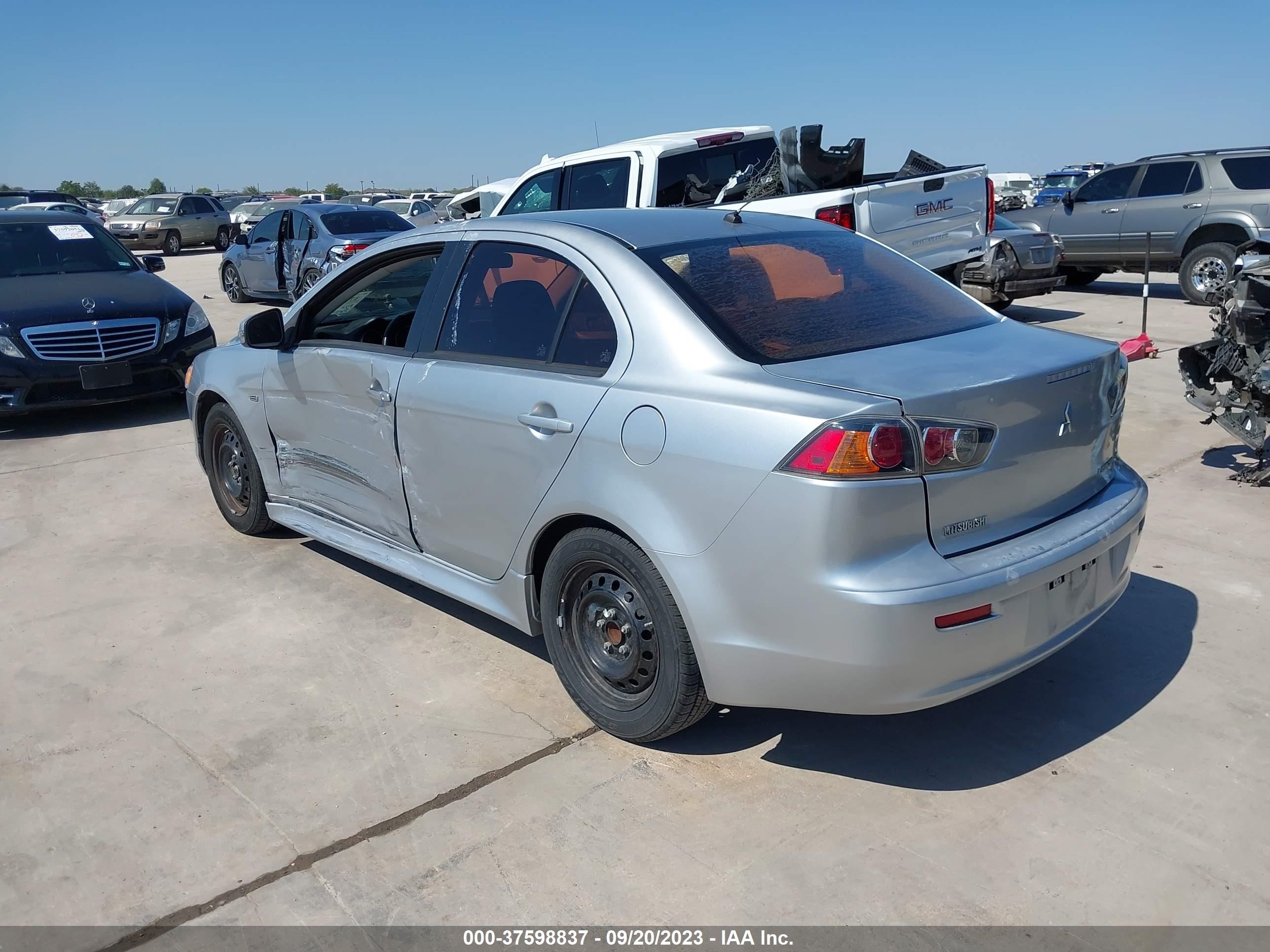 Photo 2 VIN: JA32U2FU1FU001208 - MITSUBISHI LANCER 