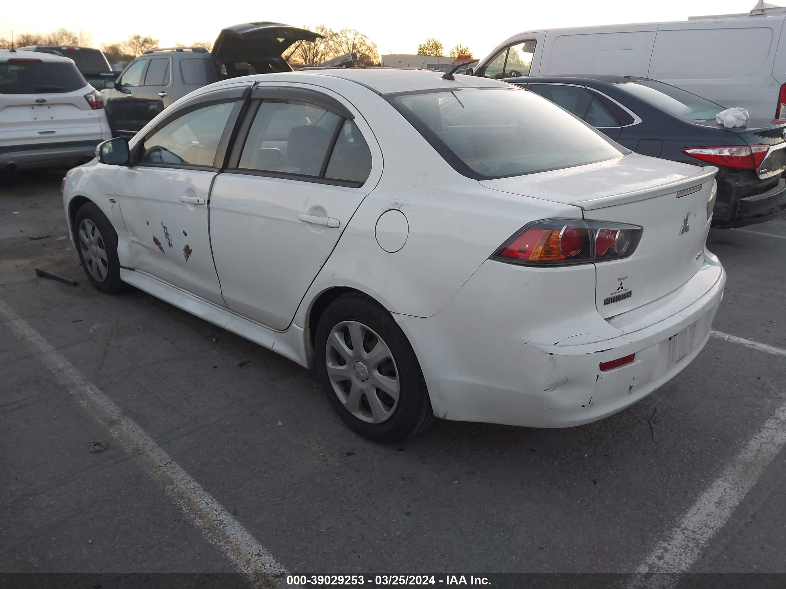 Photo 2 VIN: JA32U2FU3FU007592 - MITSUBISHI LANCER 