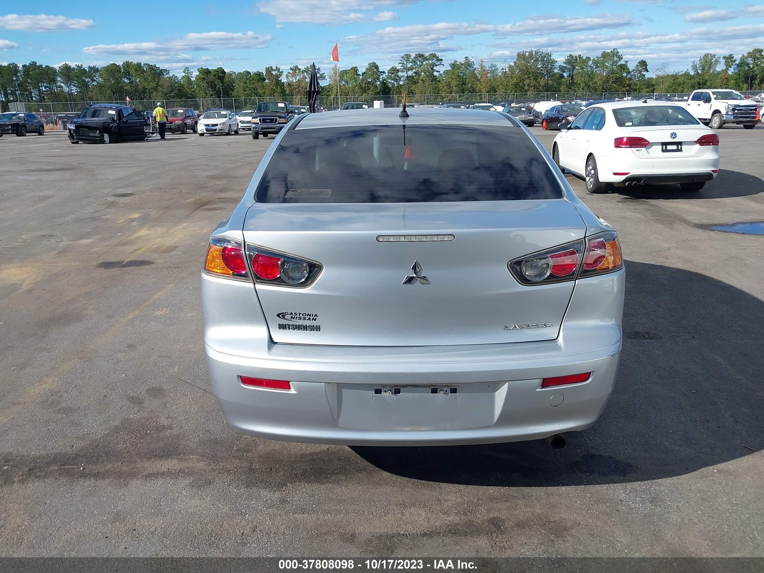 Photo 16 VIN: JA32U2FU5FU005018 - MITSUBISHI LANCER 